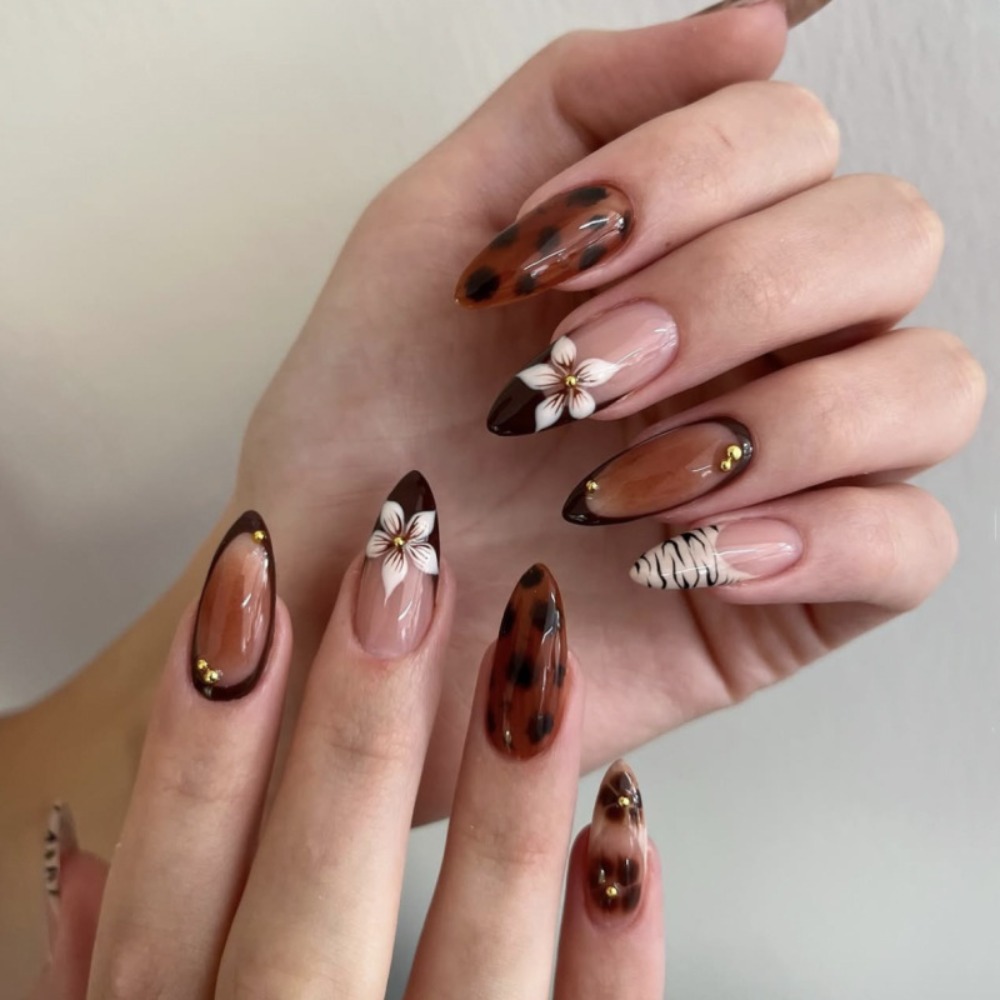 Nail Art Press On - 24pcs Brown French Tip Press on